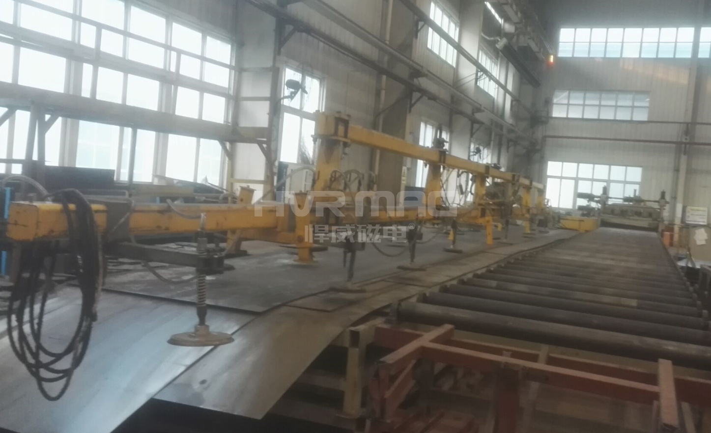 钢板吊具中钢板钳钩、真空吸盘、电永磁吸盘的技术更新换代